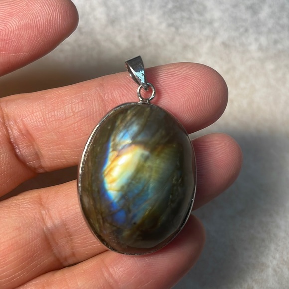 Pendant - Picture 1 of 2